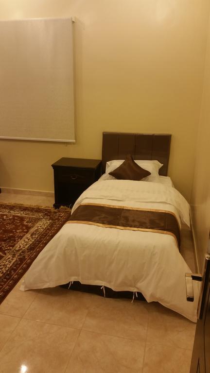 المسرة سكن للعزاب فقط Yanbu Bagian luar foto