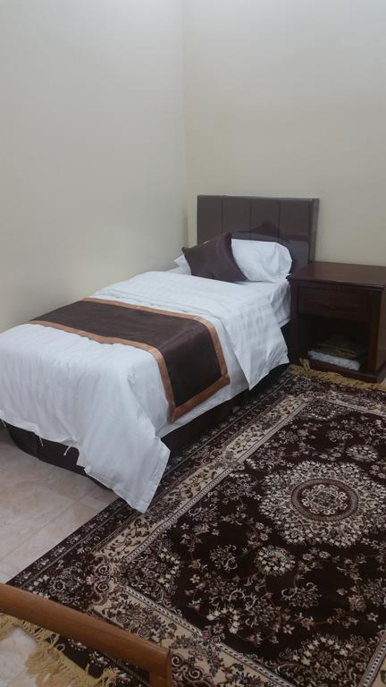 المسرة سكن للعزاب فقط Yanbu Bagian luar foto