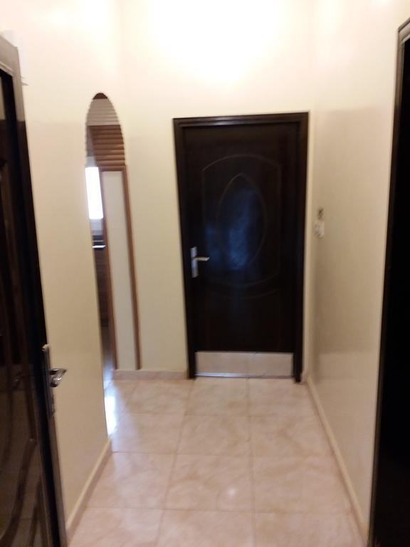المسرة سكن للعزاب فقط Yanbu Bagian luar foto