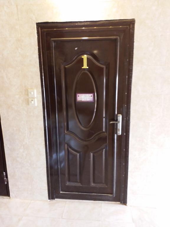 المسرة سكن للعزاب فقط Yanbu Bagian luar foto