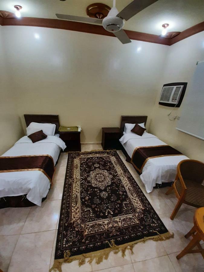المسرة سكن للعزاب فقط Yanbu Bagian luar foto